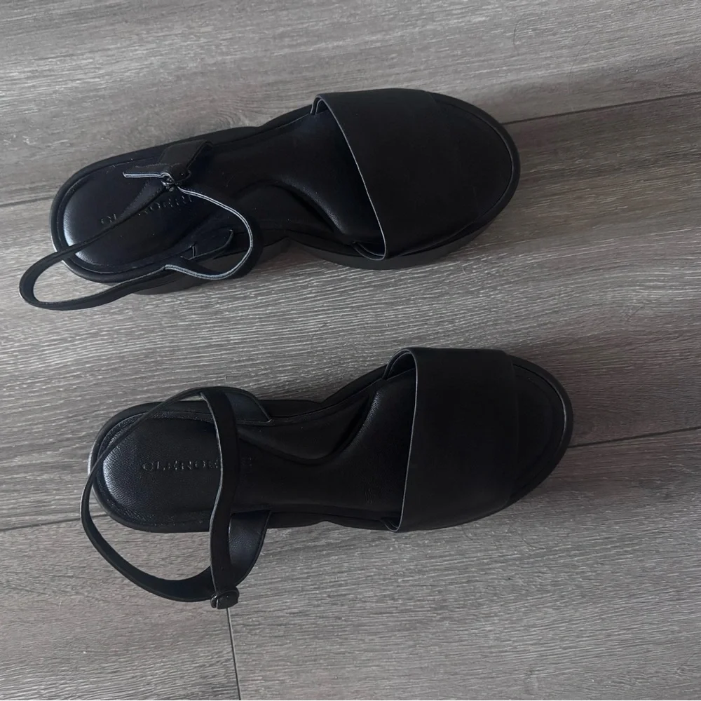 NEW Robert Clergerie $922 Black Flatform Sandals